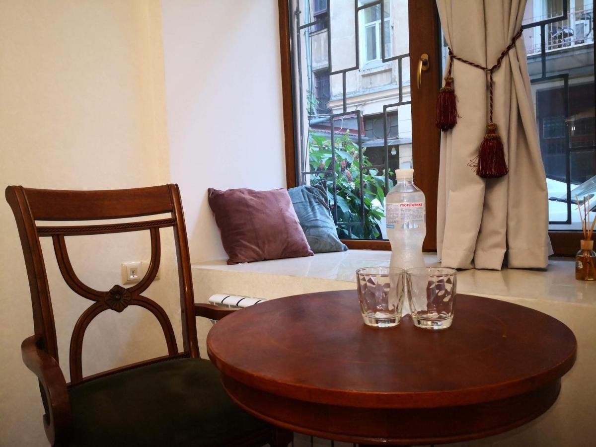 Затишні Апартаменти, Вулиця Дерибасівська, 13 Odessa Exterior foto