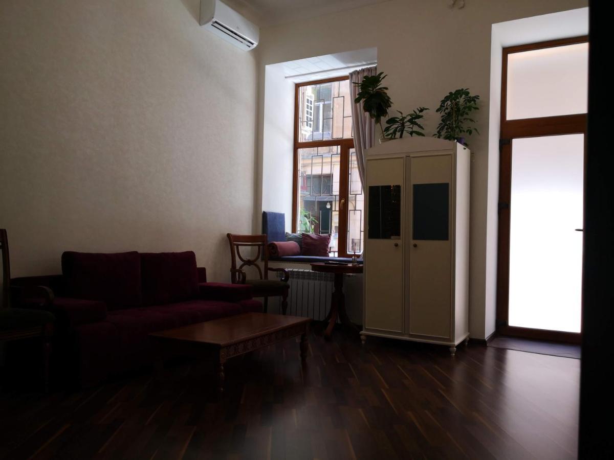 Затишні Апартаменти, Вулиця Дерибасівська, 13 Odessa Exterior foto
